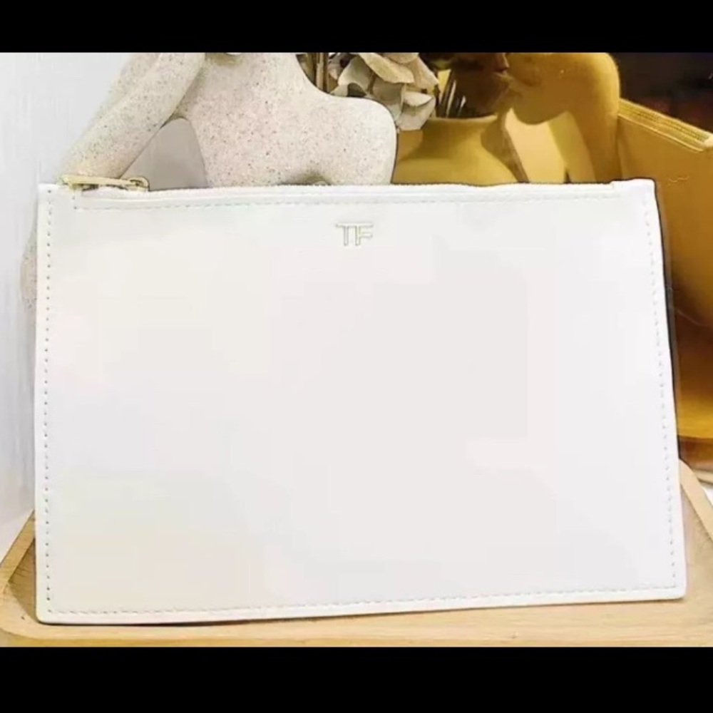 New TOM FORD White Leather Zip Beauty Cosmetic Makeup Pouch Travel Bag Authentic